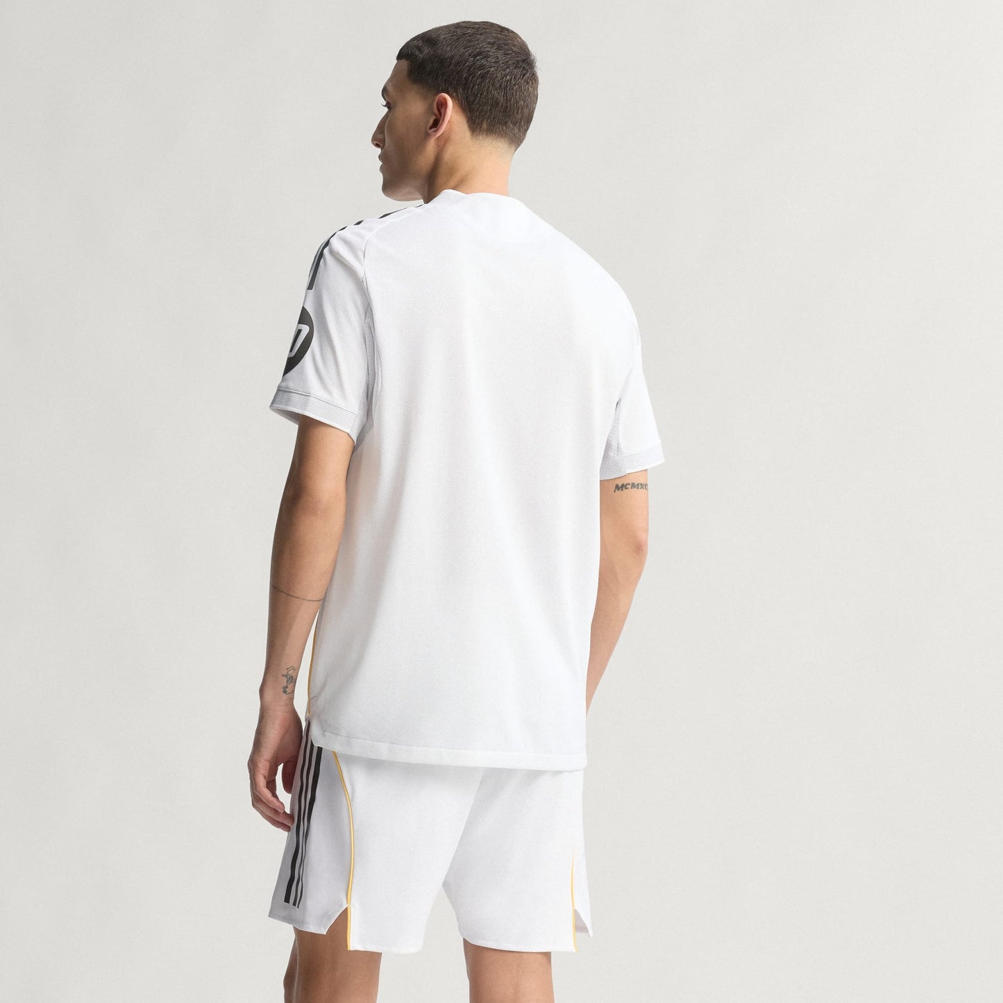 Real Madrid Home 25/26 Jersey