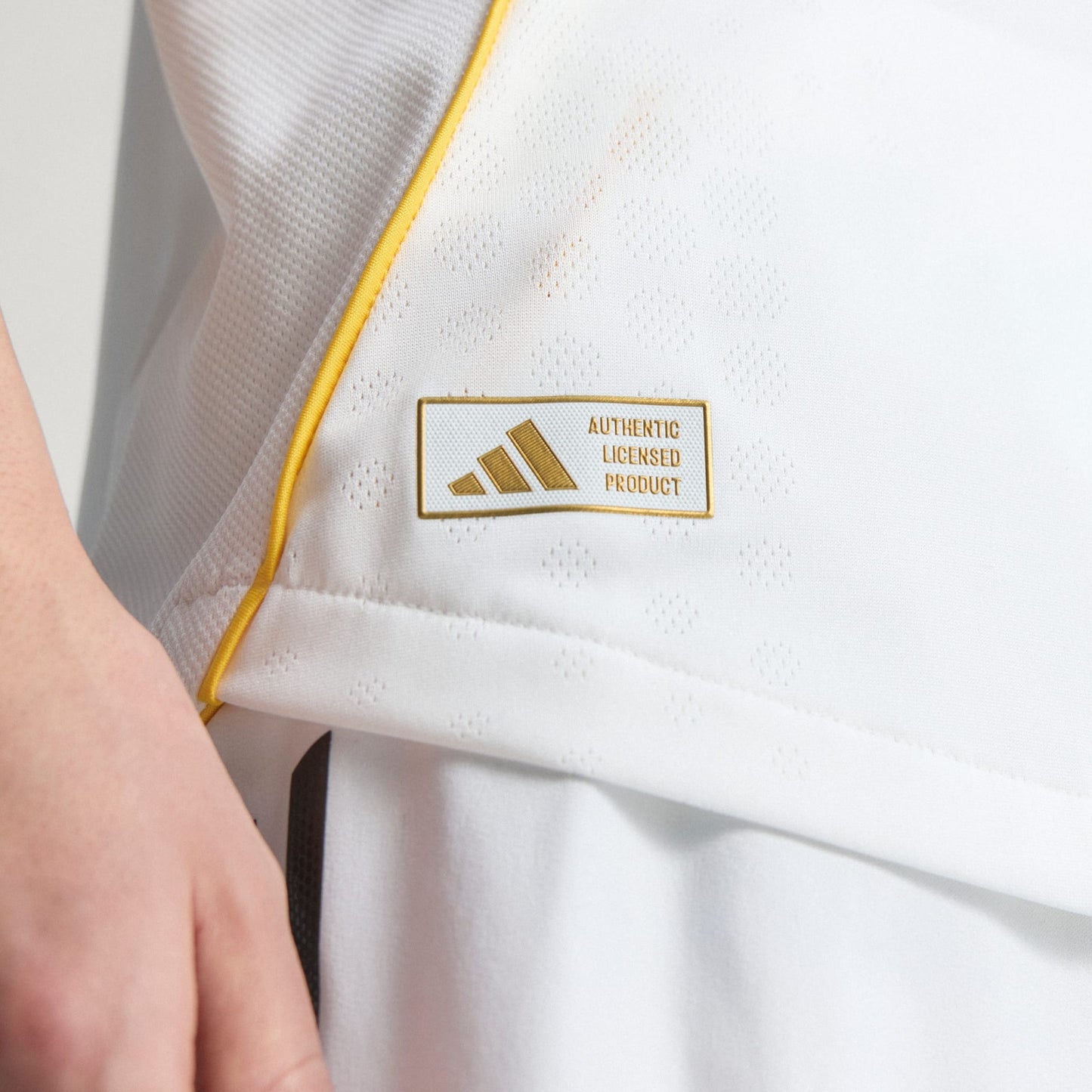 Real Madrid Home 25/26 Jersey
