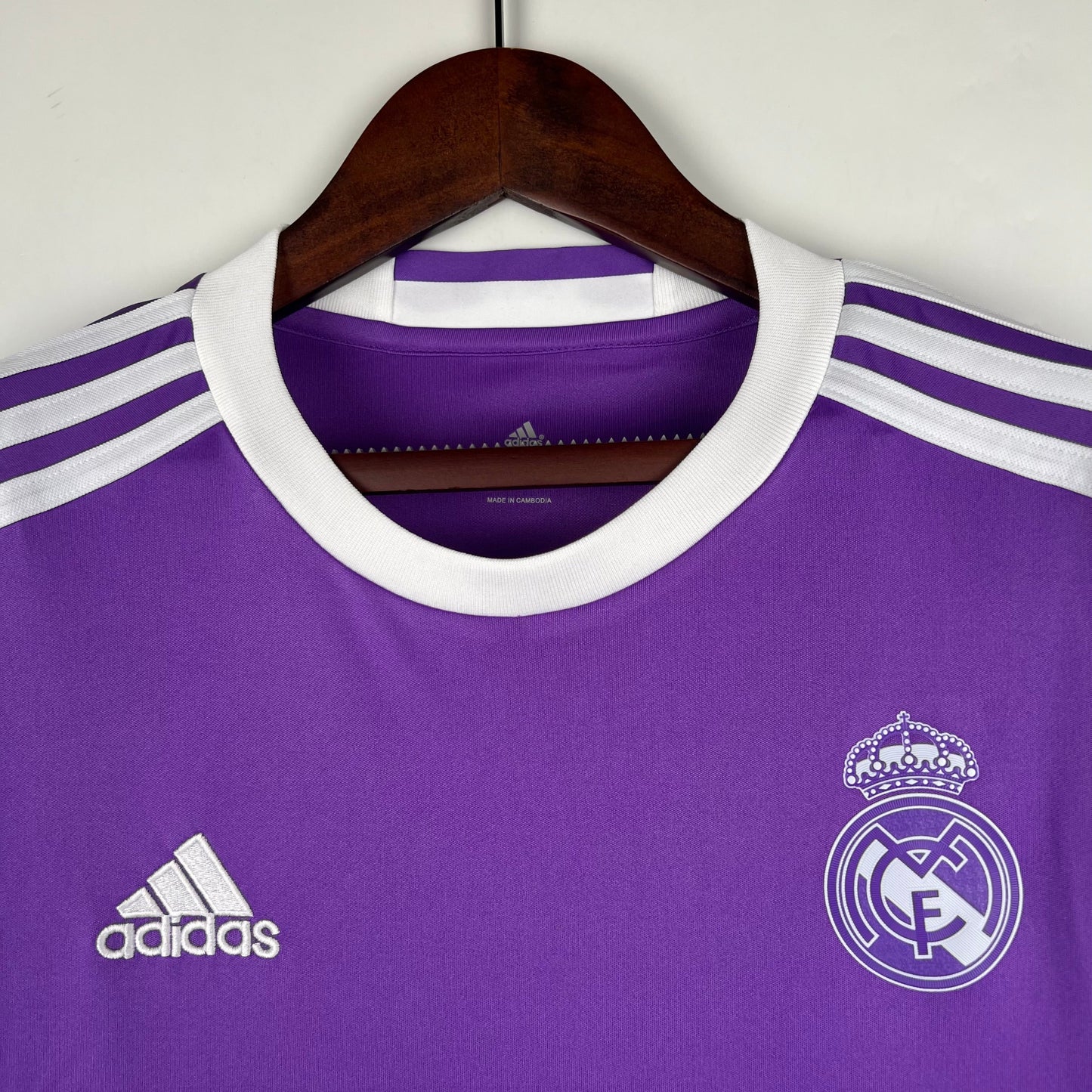 Retro Long Sleeve Real Madrid 16/17 Away Kit [Player Version]