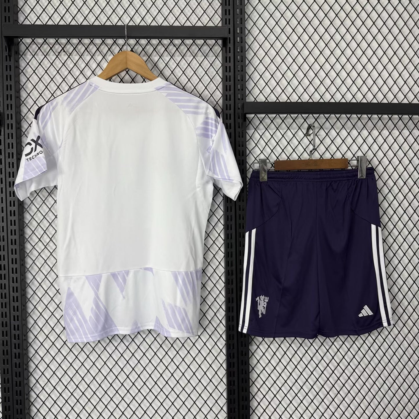 Manchester United Away 25/26 jersey with shorts
